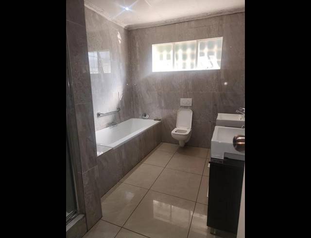 4 BEDROOM PROPERTY TO RENT IN BRAMLEY